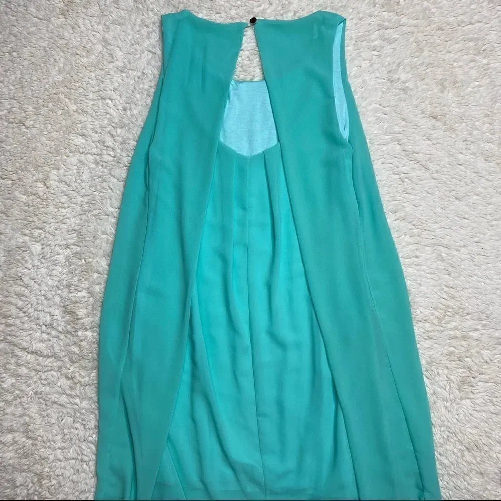 French Halter Dress with Flowy Back size M from French Boutique - Picture 2 of 10